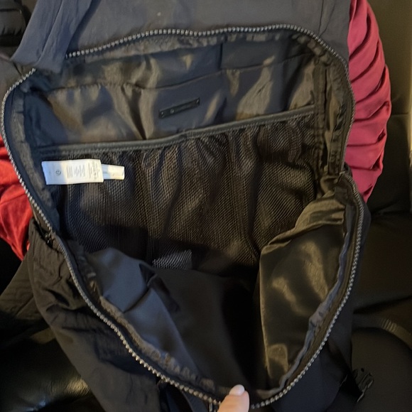 Lulu lemon back pack with detachable purse - Picture 3 of 5